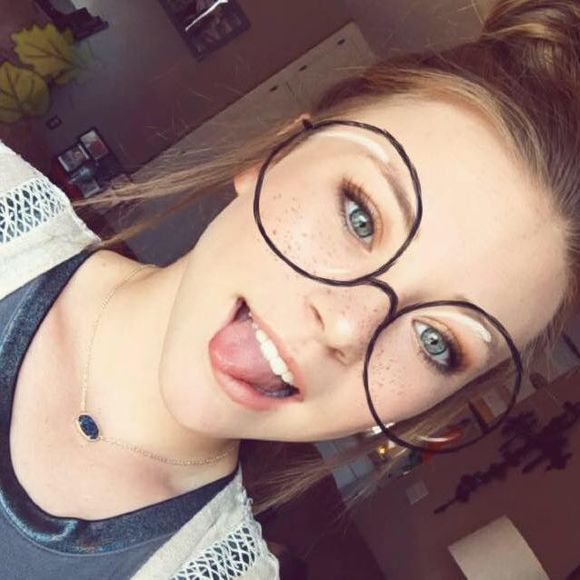 Meet your Posher, Mercades - Picture 1 of 1